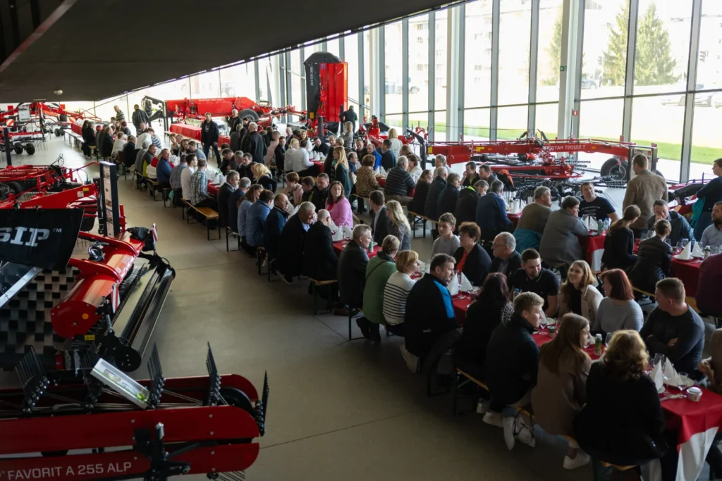 mlecna-kraljica-ana-stenovec-zelene-doline-mlekarna-celeia